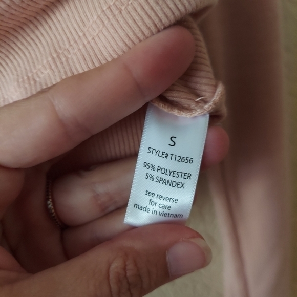 Active USA light pink ribbed long sleeve crop top w cross front detail Sz small - Picture 4 of 8